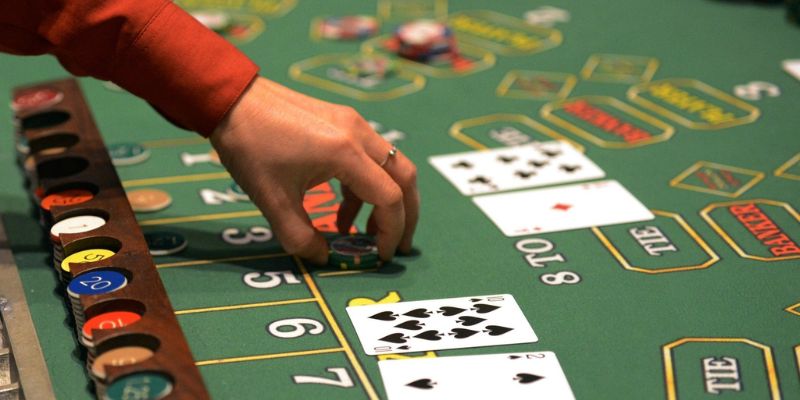 Tìm hiểu nguồn gốc trò chơi Baccarat là gì 